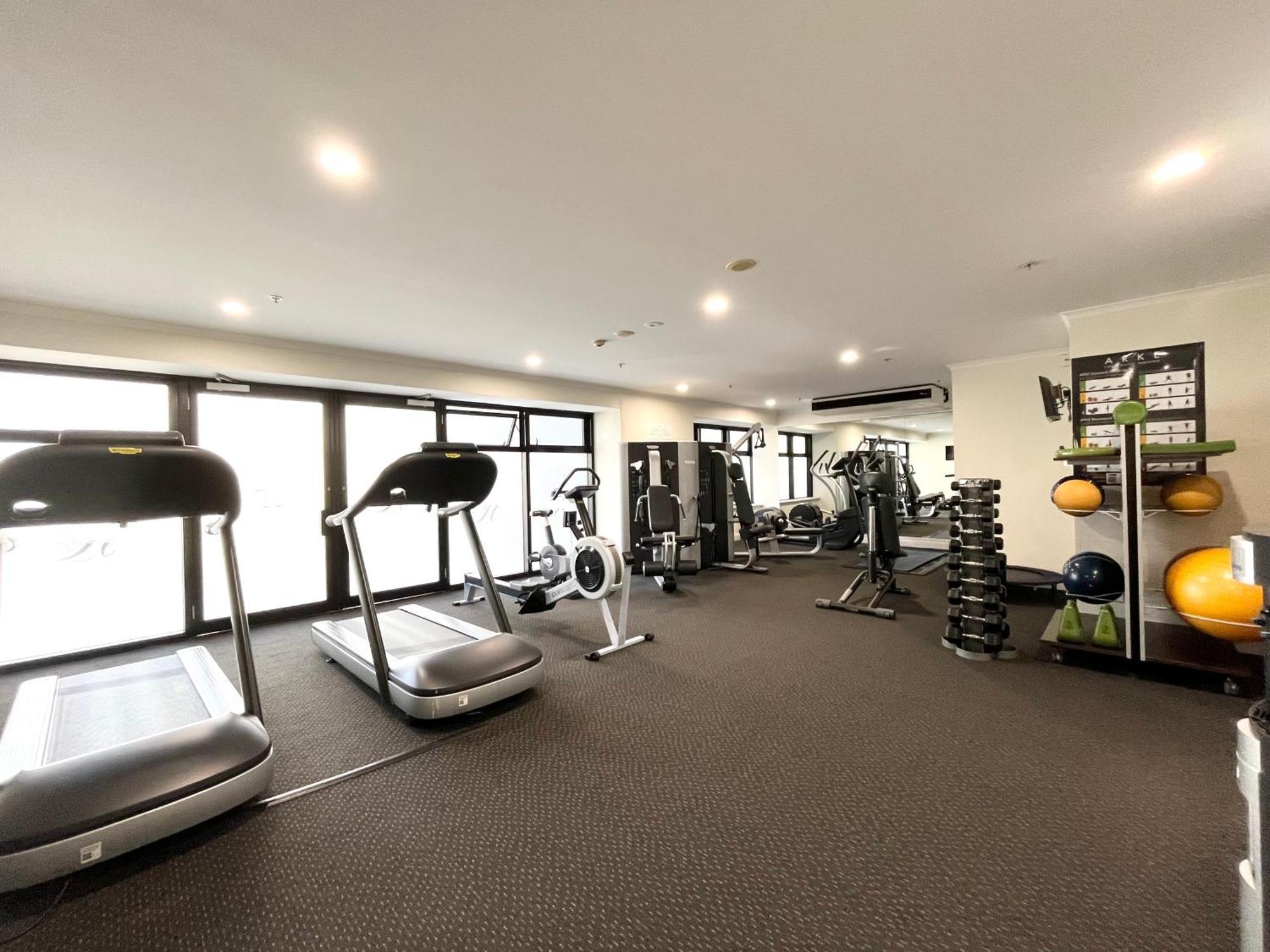 Highrise Studio Apartment W/ Ac, Pool & Gym In Auckland Cbd Exterior photo